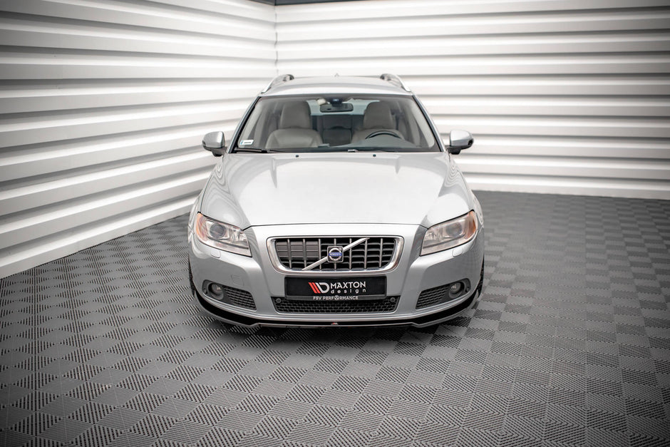 Frontläpp V.2 för Volvo V70 Mk3
