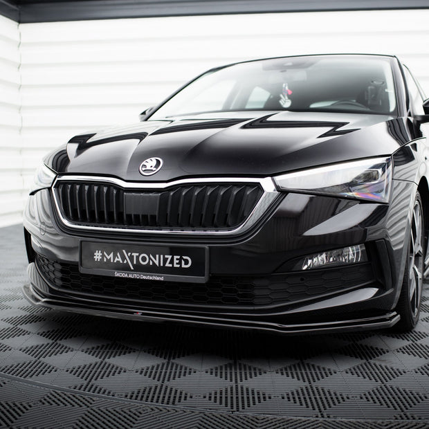 Frontläpp V.3 för Skoda Scala