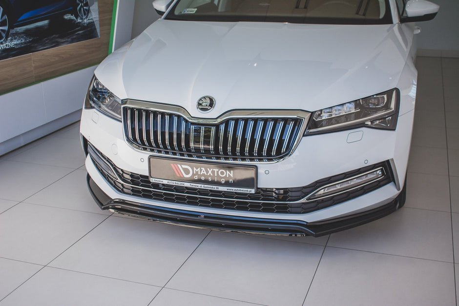 Frontläpp V.3 för Skoda Superb Liftback / Combi Mk3 Facelift