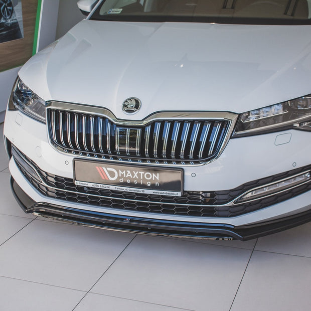 Frontläpp V.3 för Skoda Superb Liftback / Combi Mk3 Facelift