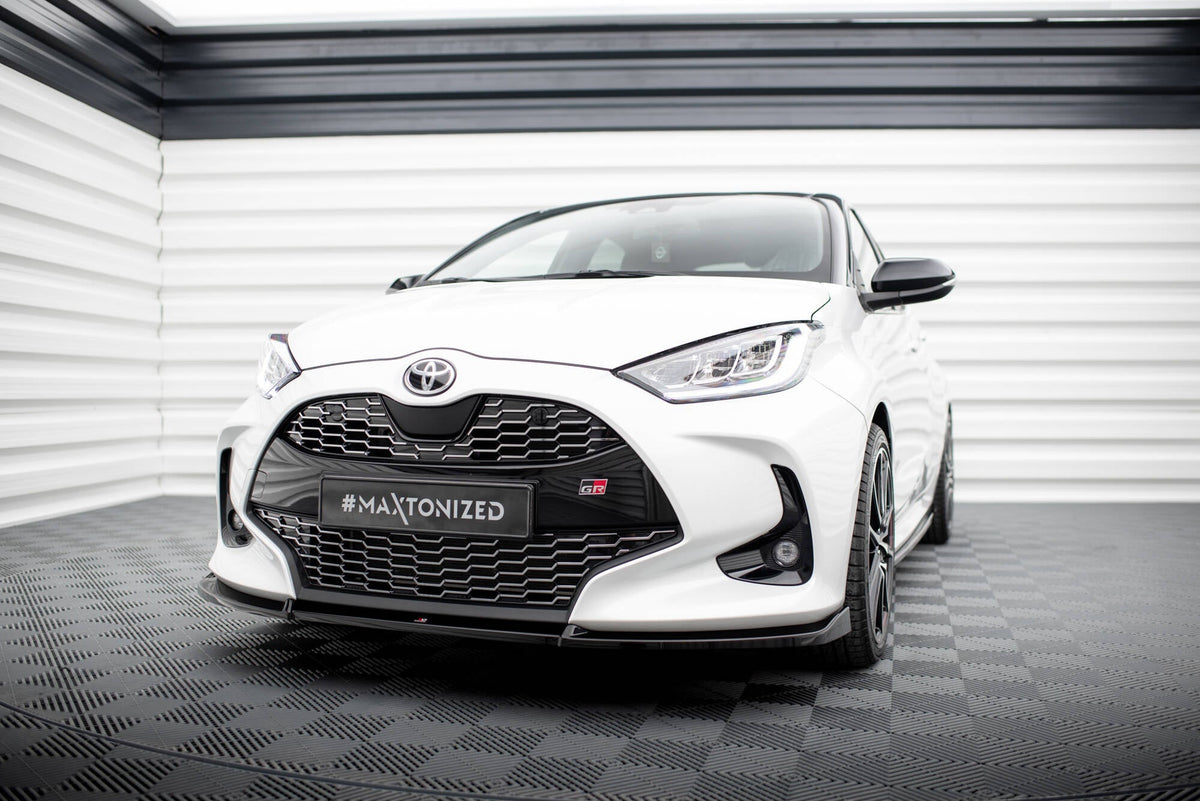 Frontläpp V.3 för Toyota Yaris Mk4