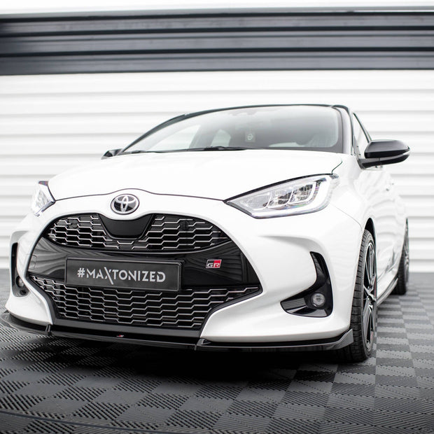 Frontläpp V.3 för Toyota Yaris Mk4