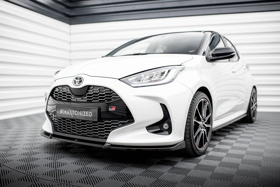 Frontläpp V.3 för Toyota Yaris Mk4