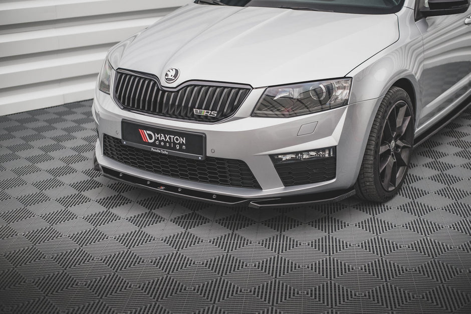 Frontläpp V.4 för Skoda Octavia RS Mk3