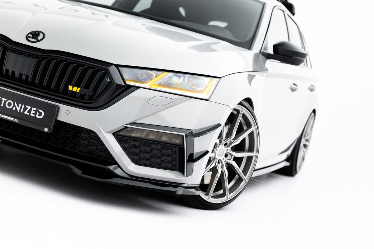 Frontläpp V.4 för Skoda Octavia RS Mk4