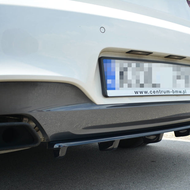 Maxton Design Bakre splitter – BMW 6 Gran Coupé MPACK (with a vertical bar)