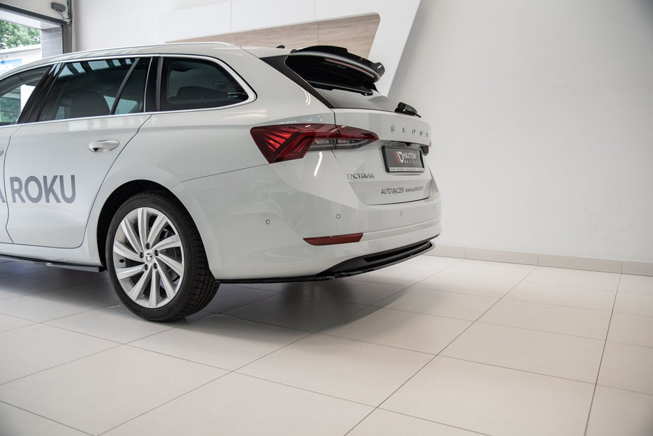 Bakre Splitter för Skoda Octavia Mk4