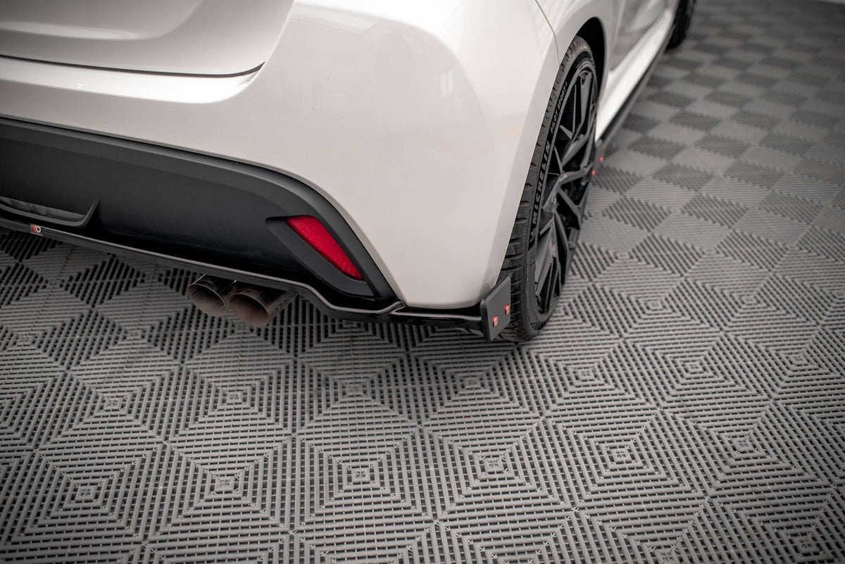 Bakre Splitter V.1 + Flaps för Toyota Yaris Mk4