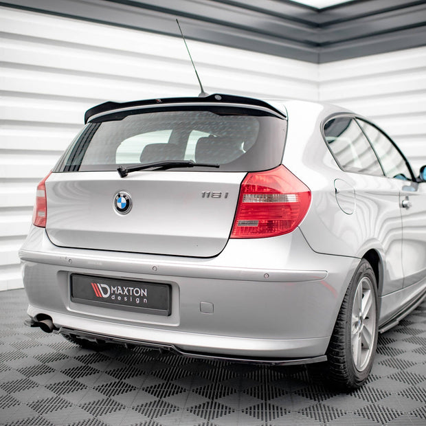 Maxton Design Bakre splitter med vertikala fenor – BMW 1 E81 Facelift