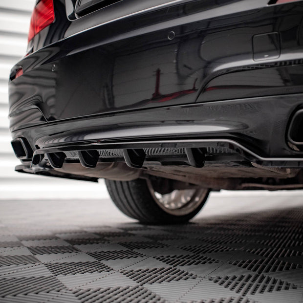 Maxton Design Bakre splitter med vertikala fenor – BMW 7 M-Pack F01