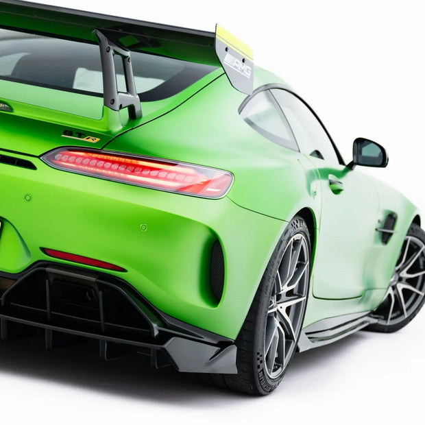 Bakre Splitter (With Vertical Bars) + LED för Mercedes-AMG GT R C190 Facelift