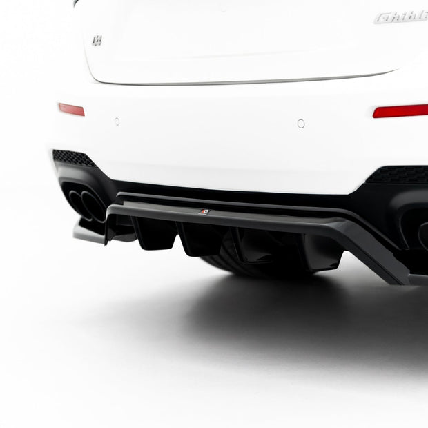 Bakre Splitter (With Vertical Bars) för Maserati Ghibli Modena Mk3 Facelift