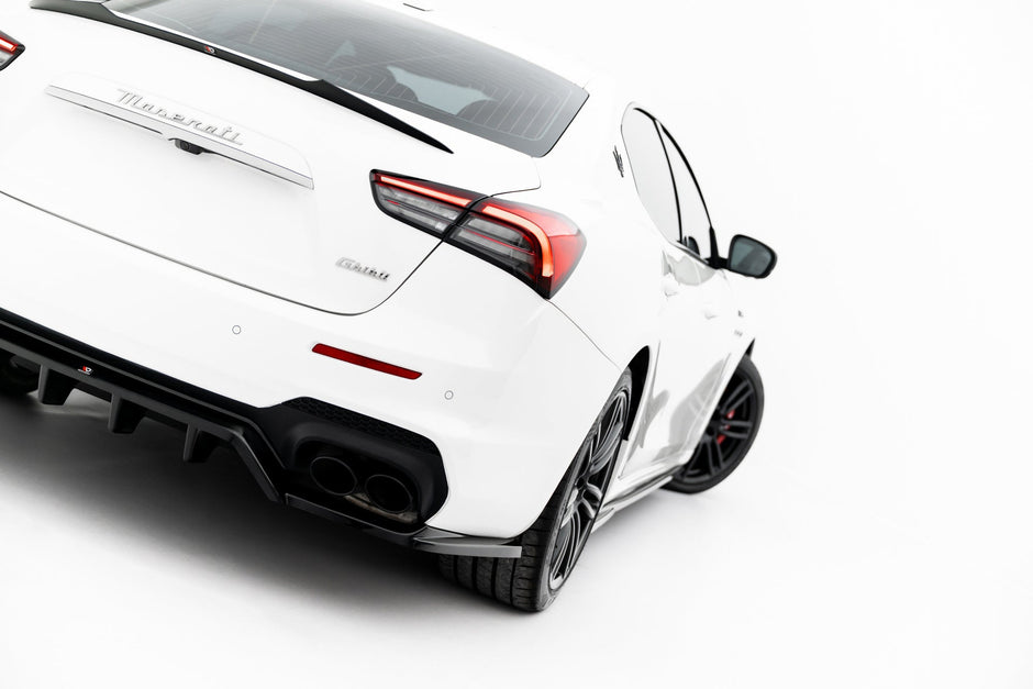 Bakre Splitter (With Vertical Bars) för Maserati Ghibli Modena Mk3 Facelift