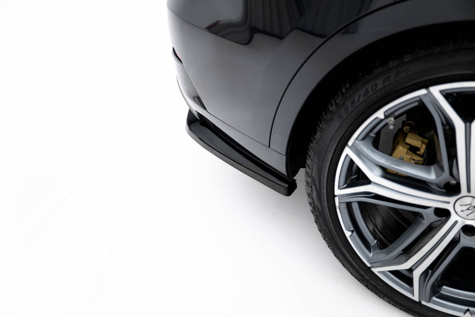 Bakre Splitter (With Vertical Bars) för Maserati Levante GT Mk1 Facelift