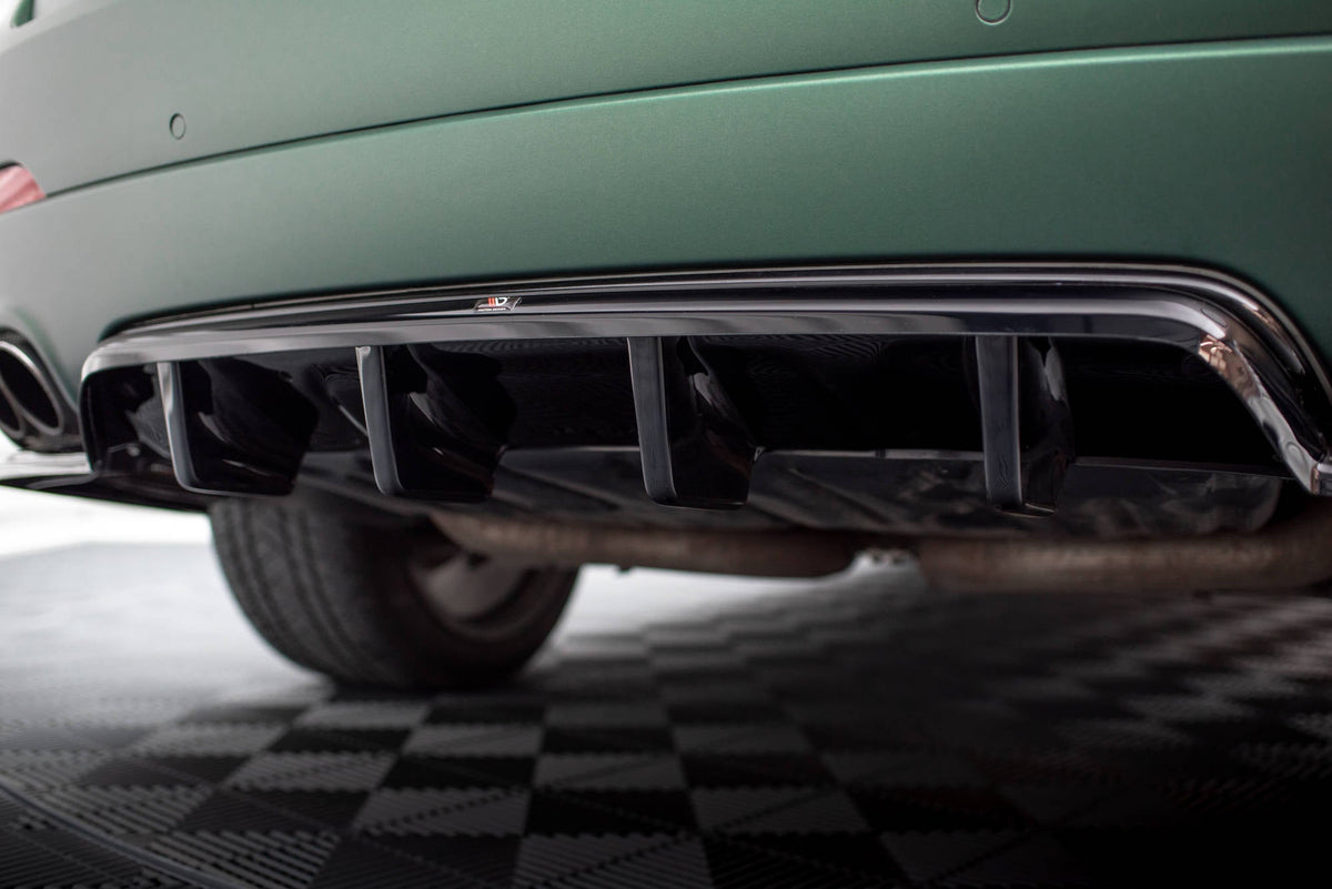 Bakre Splitter (With Vertical Bars) för Maserati Levante Mk1