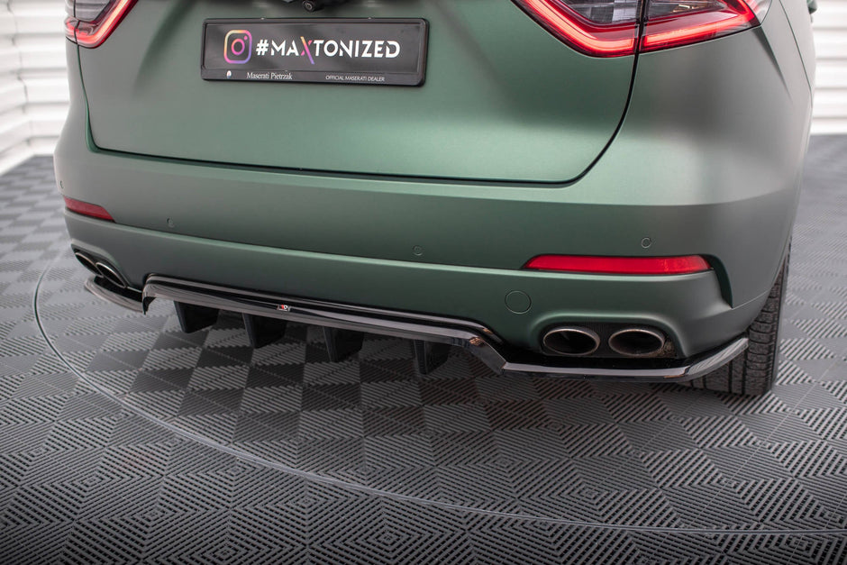 Bakre Splitter (With Vertical Bars) för Maserati Levante Mk1