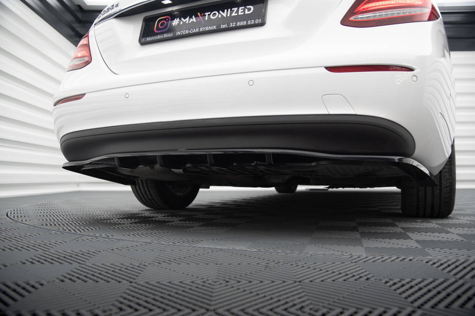 Bakre Splitter (With Vertical Bars) för Mercedes-Benz E W213
