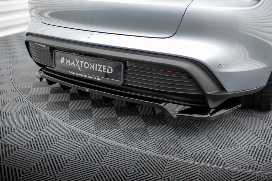 Bakre Splitter (With Vertical Bars) för Porsche Taycan / Taycan 4 / Taycan 4S / Taycan GTS Mk1