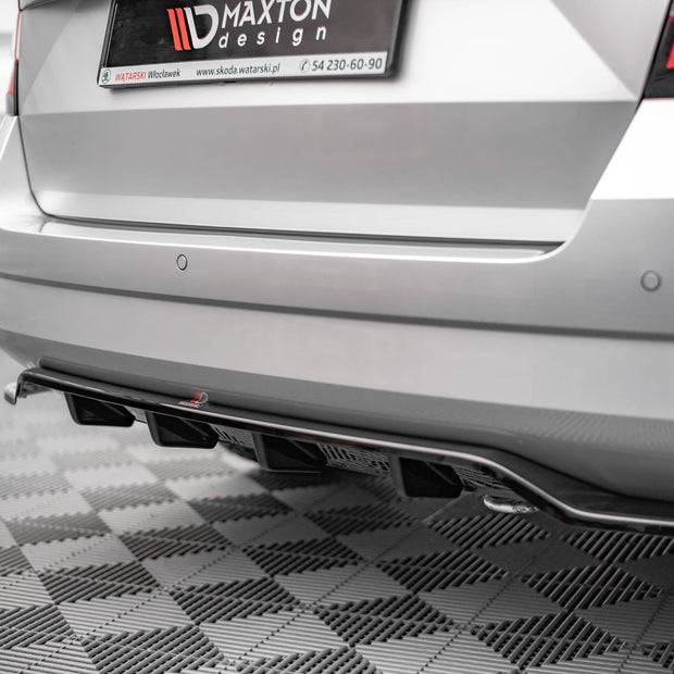 Bakre Splitter (With Vertical Bars) för Skoda Fabia Combi Mk3