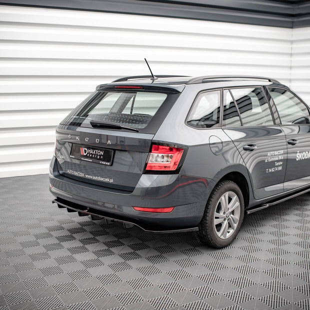 Bakre Splitter (With Vertical Bars) för Skoda Fabia Combi Mk3 Facelift