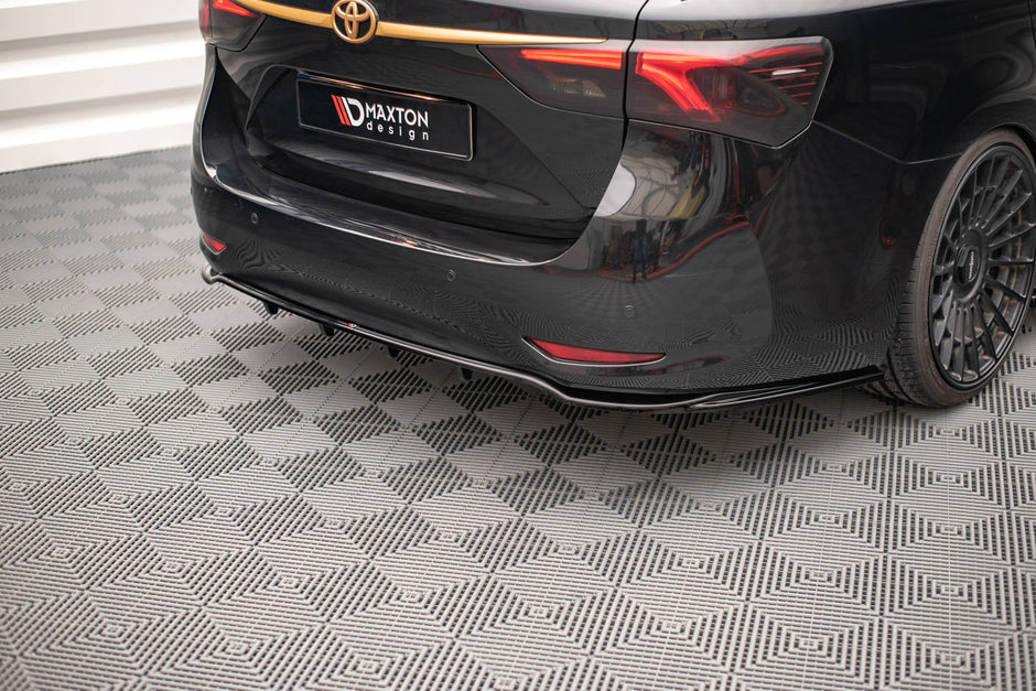 Bakre Splitter (With Vertical Bars) för Toyota Avensis Wagon Mk3 Facelift
