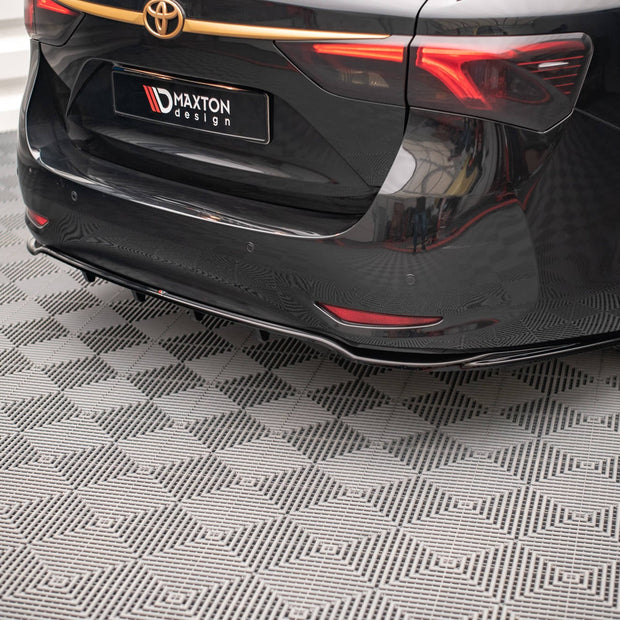 Bakre Splitter (With Vertical Bars) för Toyota Avensis Wagon Mk3 Facelift