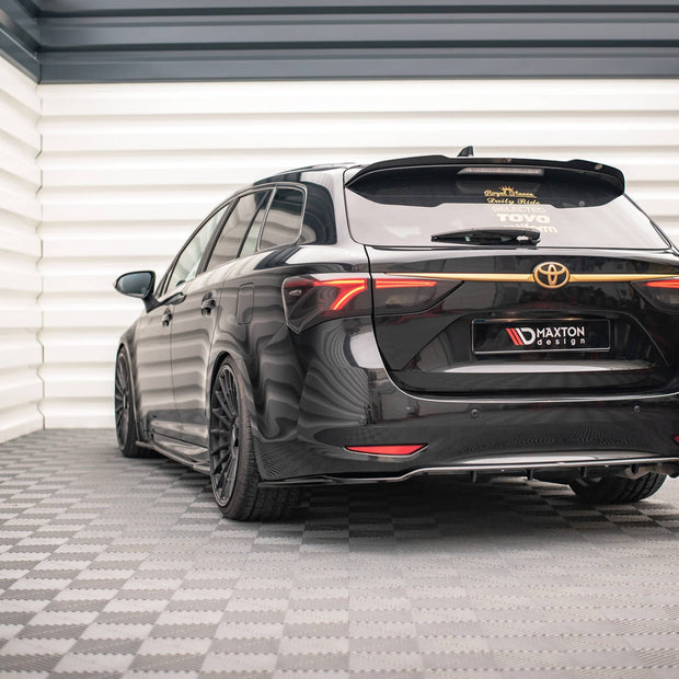 Bakre Splitter (With Vertical Bars) för Toyota Avensis Wagon Mk3 Facelift