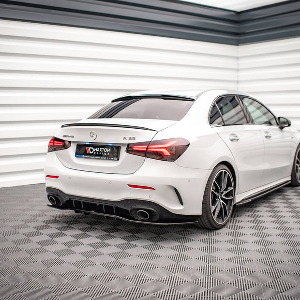 Maxton Design Bakre splitter med vertikala fenor V.1 – Mercedes A 35 AMG Sedan V177