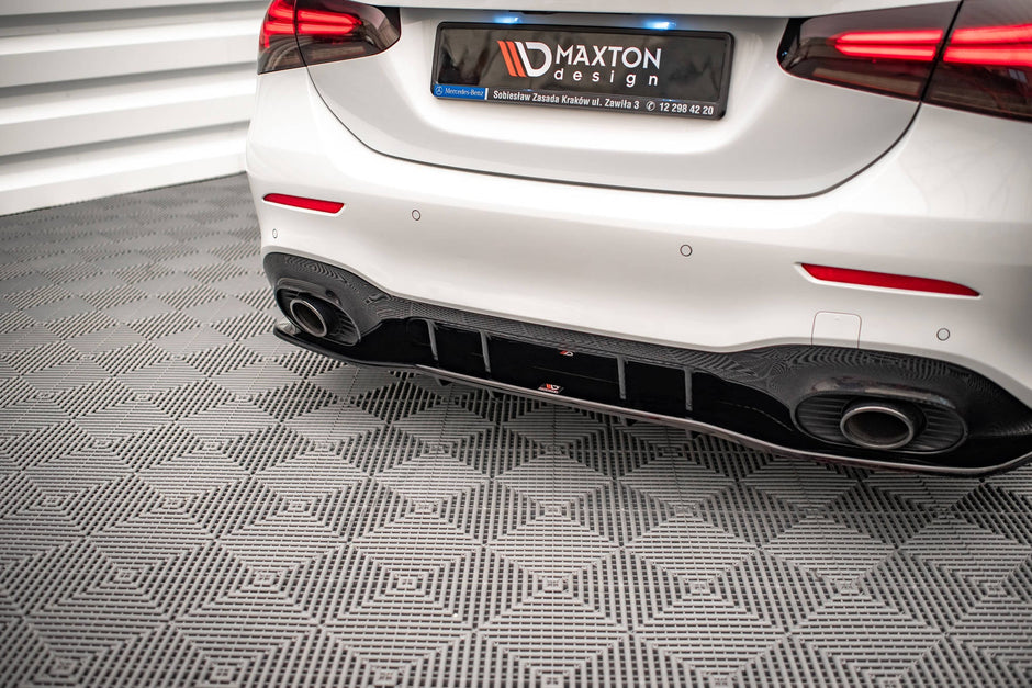 Bakre Splitter (With Vertical Bars) V.1 för Mercedes A 35 AMG Sedan V177