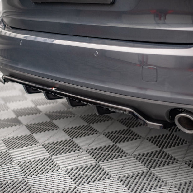Bakre Splitter (With Vertical Bars) V.1 för Volvo V90 Mk2