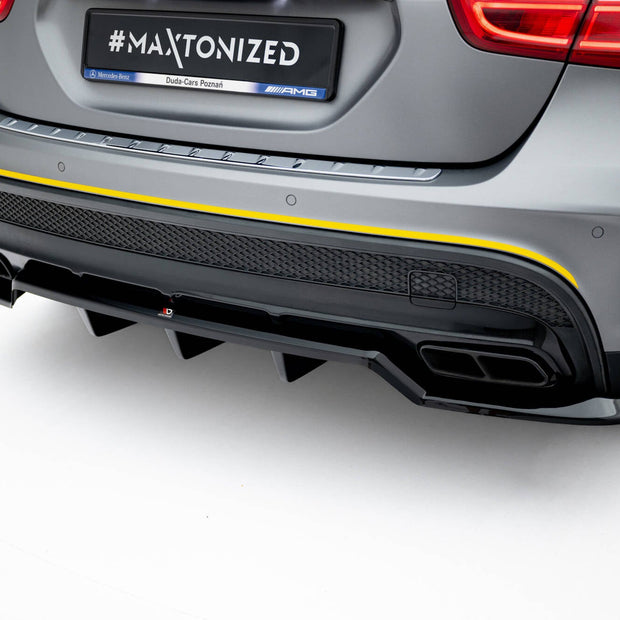 Bakre Splitter (With Vertical Bars) V.2 för Mercedes-Benz GLA 45 AMG X156