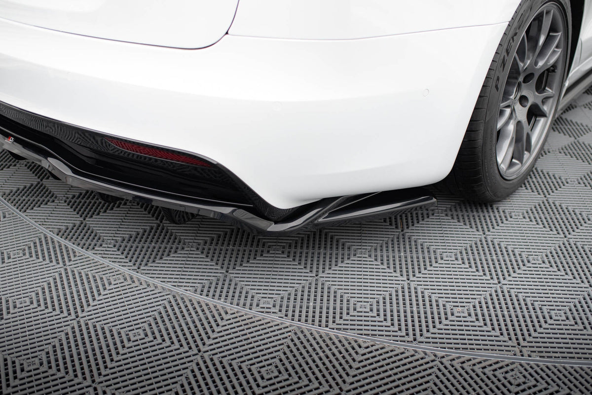 Bakre Splitter (With Vertical Bars) V.2 för Tesla Model S Plaid Mk1 Facelift