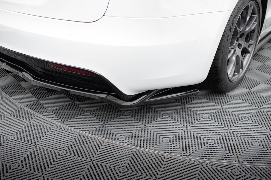 Bakre Splitter (With Vertical Bars) V.2 för Tesla Model S Plaid Mk1 Facelift