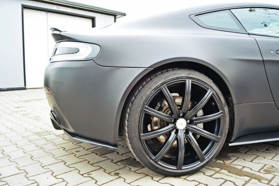 Bakre Sidosplitters för Aston Martin V8 Vantage