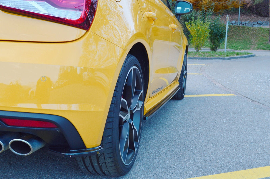 Bakre Sidosplitters för Audi S1 8X