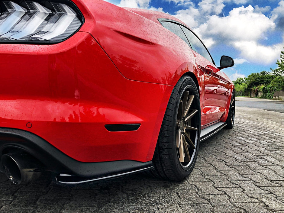 Maxton Design Bakre sidosplitters Ford Mustang Mk. 6 Facelift