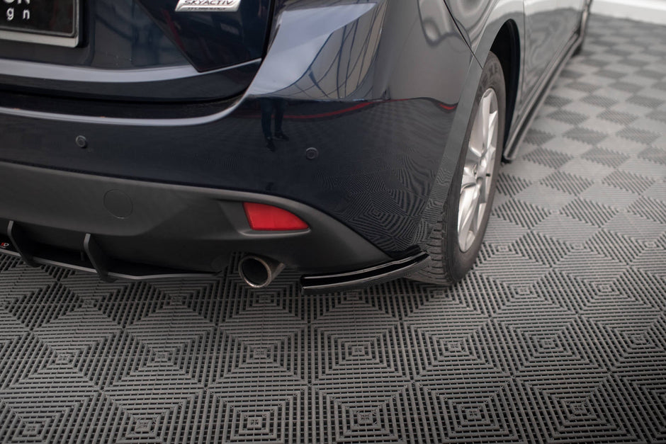 Bakre Sidosplitters för Mazda 3 Mk3