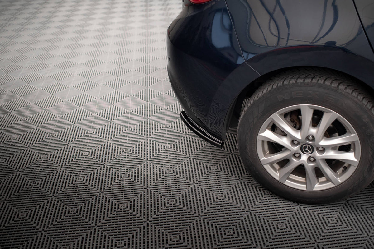 Bakre Sidosplitters för Mazda 3 Mk3