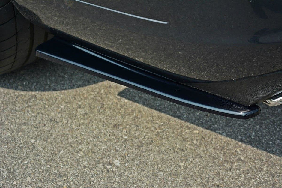 Maxton Design Bakre sidosplitters Mercedes - Benz E Coupe / Cabrio C207 Facelift / A207 Facelit