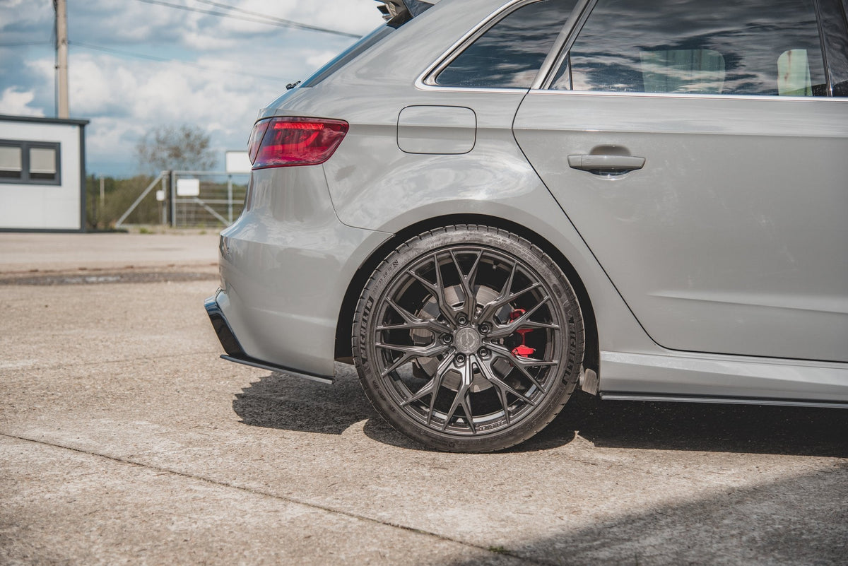 Street Pro Bakre Sidosplitters för Audi RS3 8V Sportback
