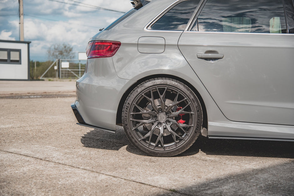 Street Pro Bakre Sidosplitters för Audi RS3 8V Sportback