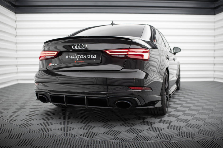 Street Pro Bakre Sidosplitters + Flaps för Audi RS3 Sedan 8V Facelift