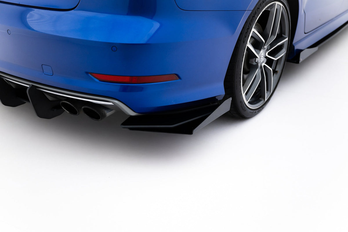 Street Pro Bakre Sidosplitters + Flaps för Audi S3 Sedan 8V