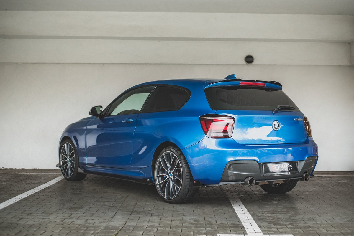 Street Pro Bakre Sidosplitters + Flaps för BMW M135i F20