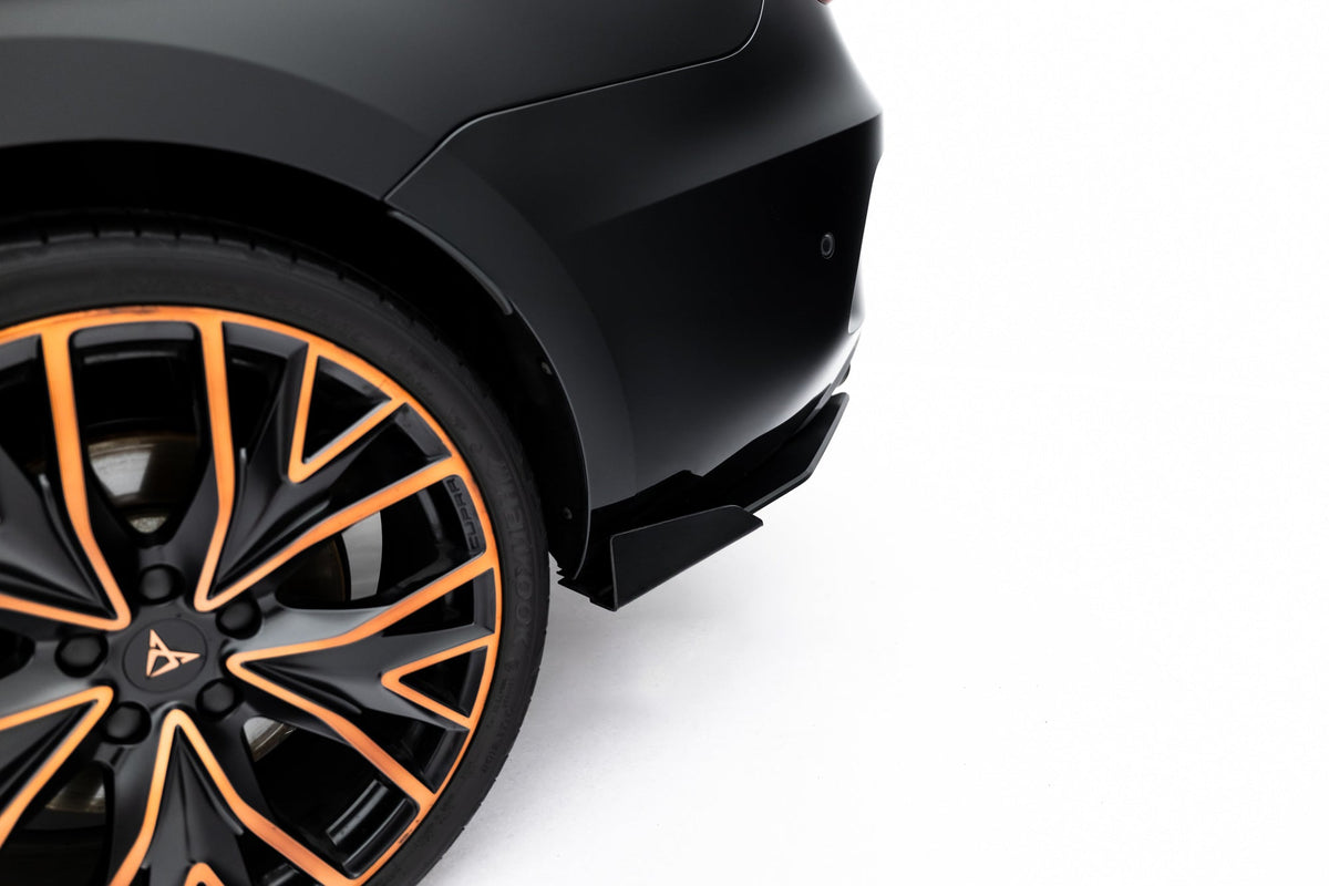 Street Pro Bakre Sidosplitters + Flaps för Cupra Leon ST Mk1 Facelift