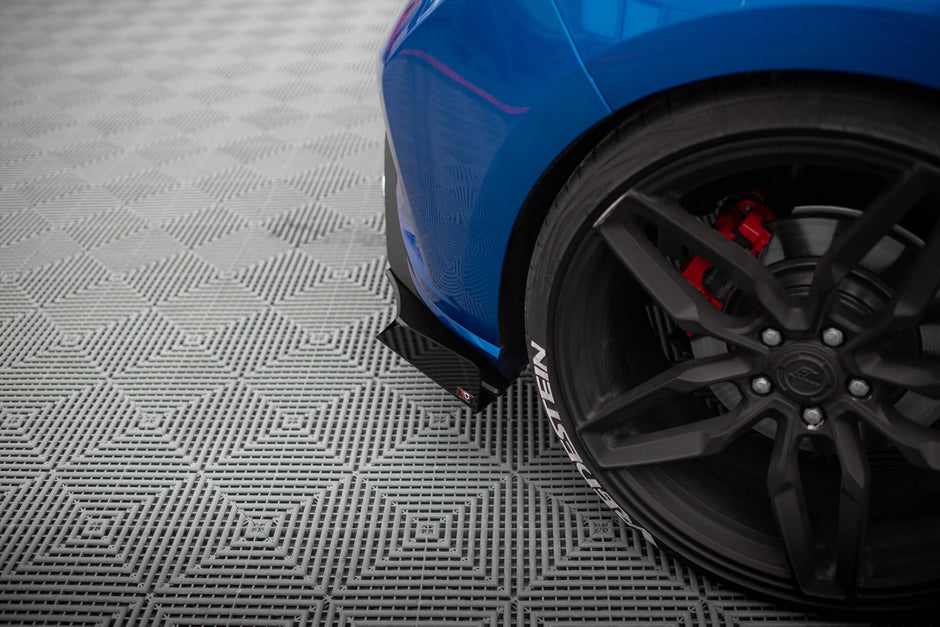 Street Pro Bakre Sidosplitters + Flaps för Ford Focus ST Mk4