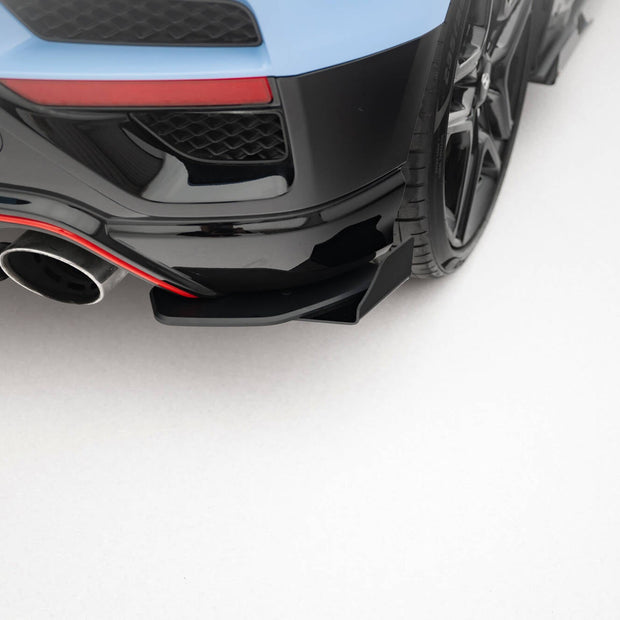 Street Pro Bakre Sidosplitters + Flaps för Hyundai Veloster N Mk2