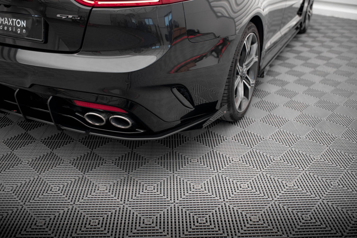 Street Pro Bakre Sidosplitters + Flaps för Kia Stinger GT / GT-Line Mk1