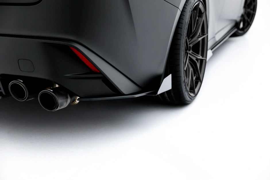 Street Pro Bakre Sidosplitters + Flaps för Lexus IS 500 Mk3 Facelift 2 (XE30)