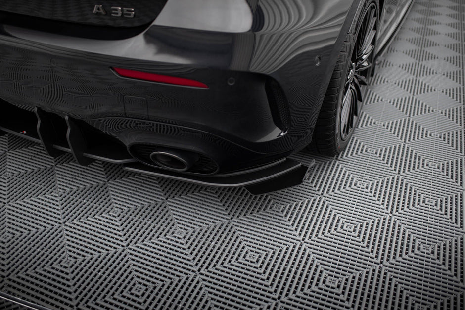 Street Pro Bakre Sidosplitters + Flaps för Mercedes-AMG A35 Hatchback W177